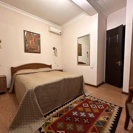 Hin Yerevantsi Hotel מראה חיצוני תמונה