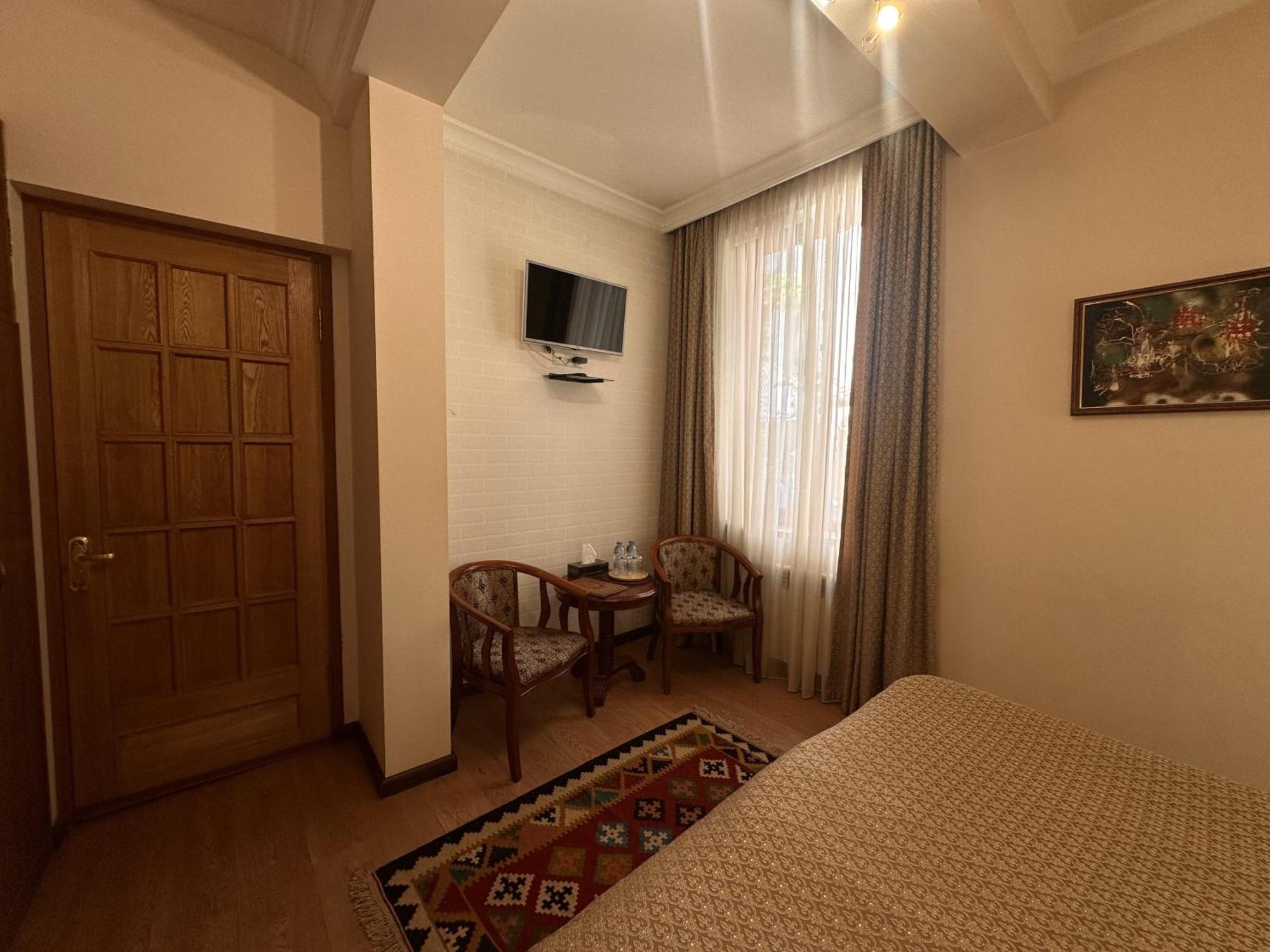 Hin Yerevantsi Hotel מראה חיצוני תמונה